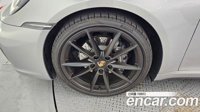 Porsche 911 2023 — ფოტო 14/20