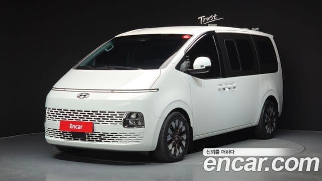 Hyundai Staria 2021 — Фото 1/20