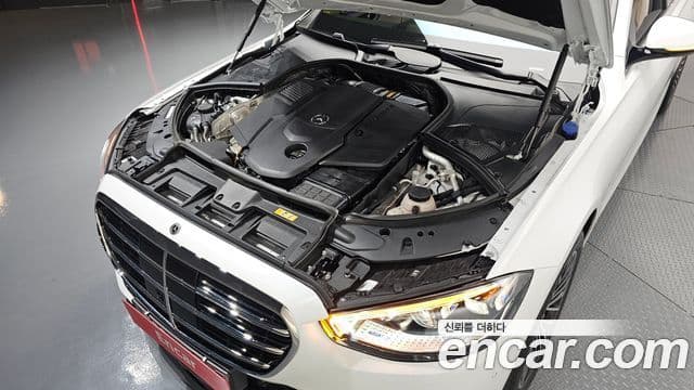 Mercedes-Benz S-Class 2025 — Photo 17/38