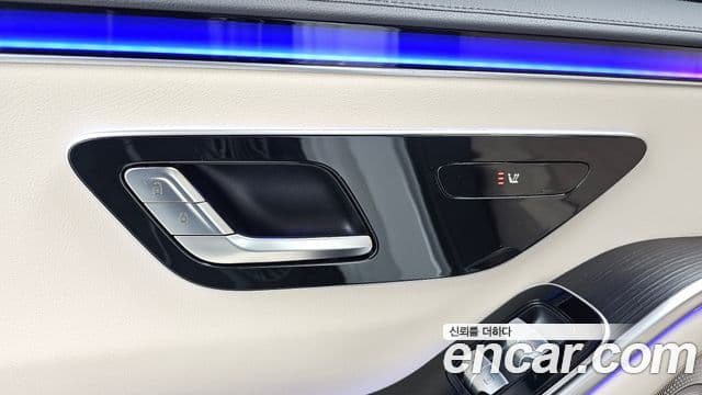 Mercedes-Benz S-Class 2025 — Photo 10/38