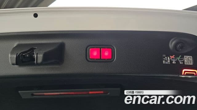 Mercedes-Benz S-Class 2025 — Photo 3/38