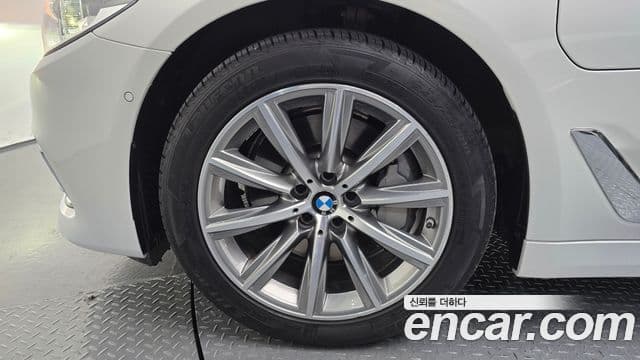 BMW 5 Series 2020 — ფოტო 5/20