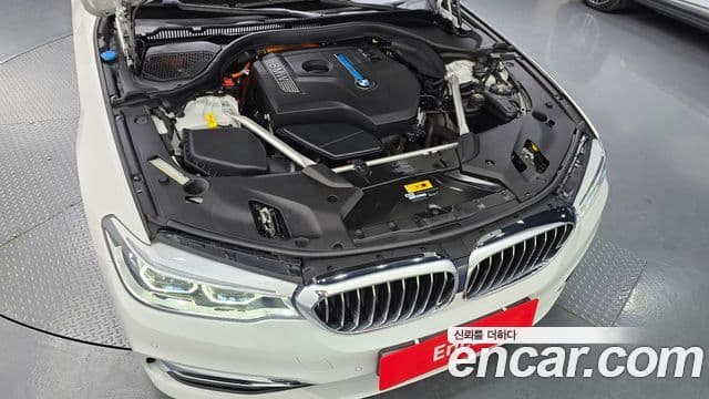 BMW 5 Series 2020 — ფოტო 6/20