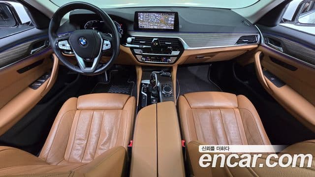 BMW 5 Series 2020 — ფოტო 7/20