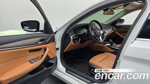 BMW 5 Series 2020 — ფოტო 10/20