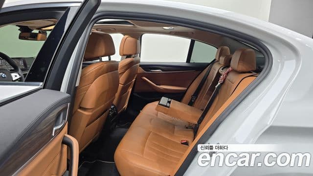 BMW 5 Series 2020 — ფოტო 11/20