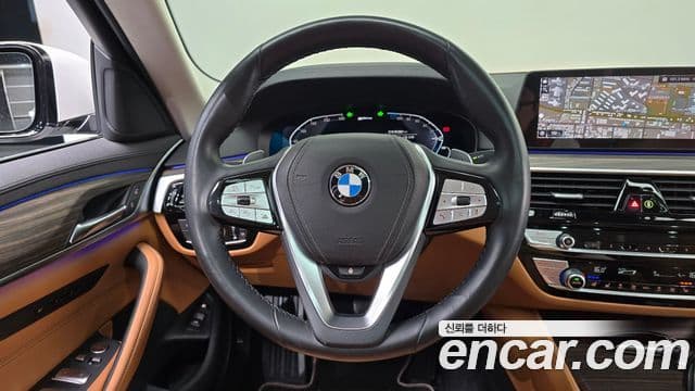 BMW 5 Series 2020 — ფოტო 12/20