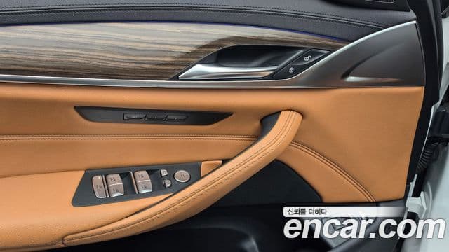 BMW 5 Series 2020 — ფოტო 20/20