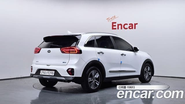 Kia Niro 2020 — ფოტო 2/20