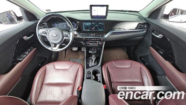 Kia Niro 2020 — ფოტო 7/20