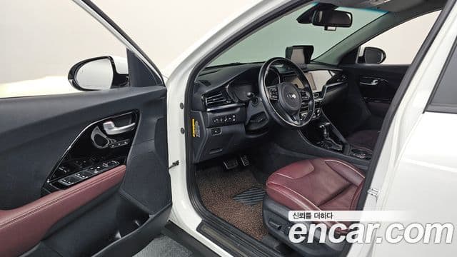 Kia Niro 2020 — ფოტო 10/20