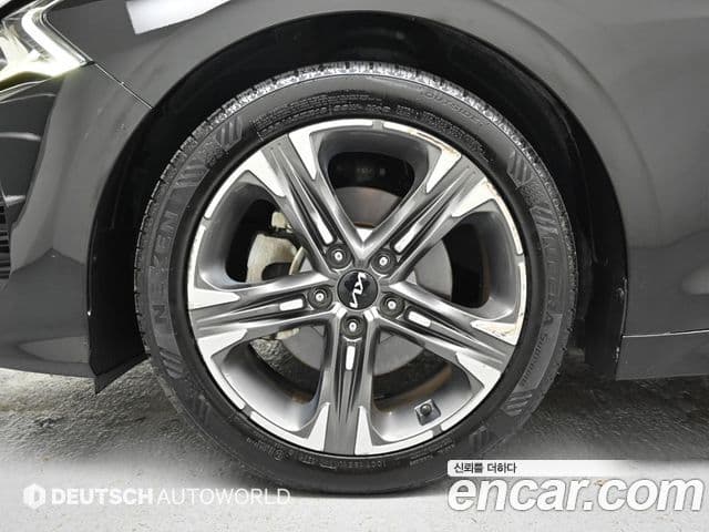 Kia K5 2022 — ფოტო 5/20