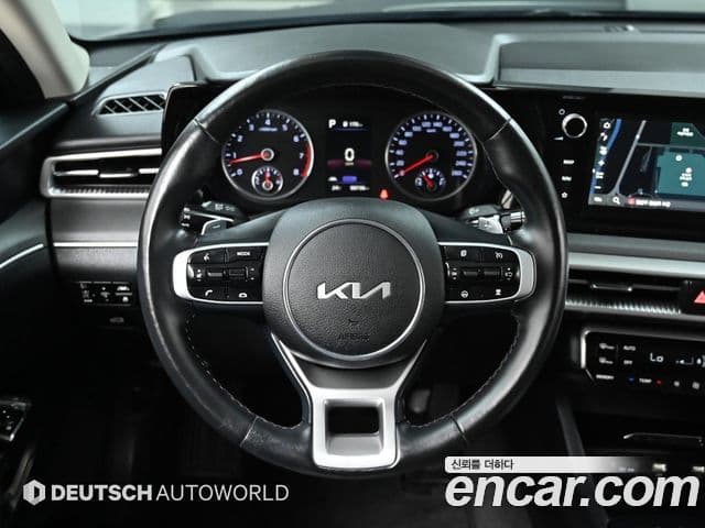Kia K5 2022 — ფოტო 13/20