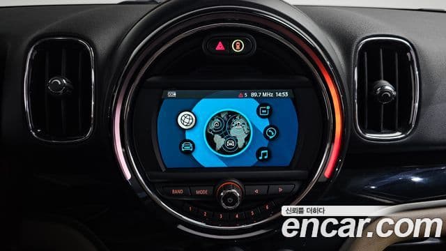 Mini Cooper D Countryman 2020 — ფოტო 14/20