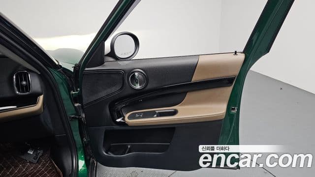 Mini Cooper D Countryman 2020 — ფოტო 19/20