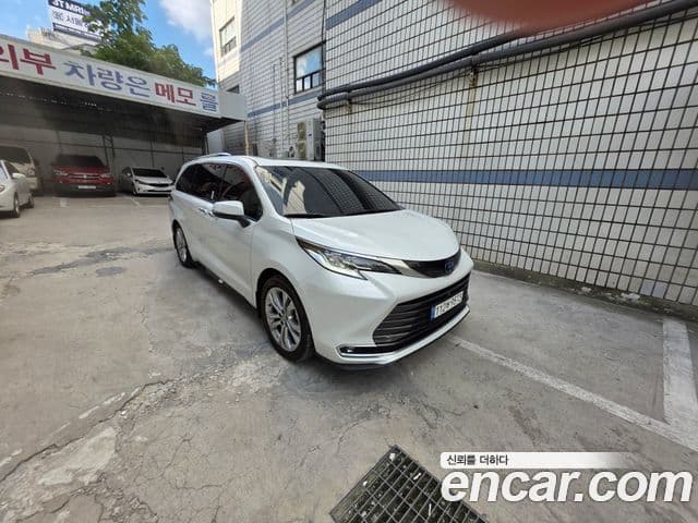 Toyota Sienna 2022 — Şəkil 2/10