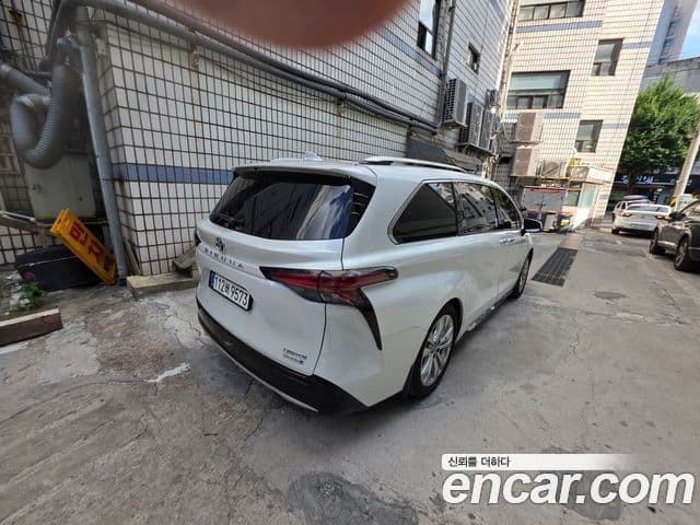 Toyota Sienna 2022 — Şəkil 3/10