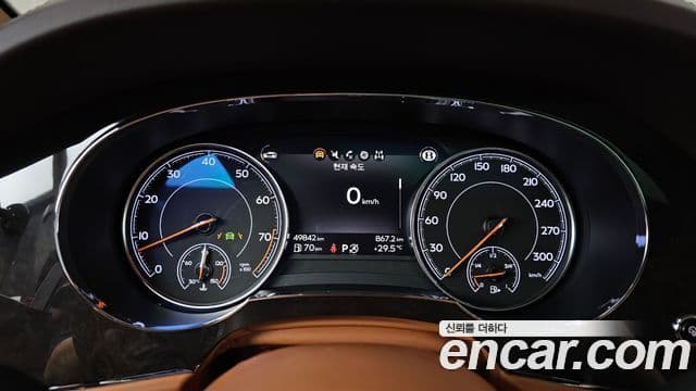 Bentley Bentayga 2019 — Şəkil 8/20