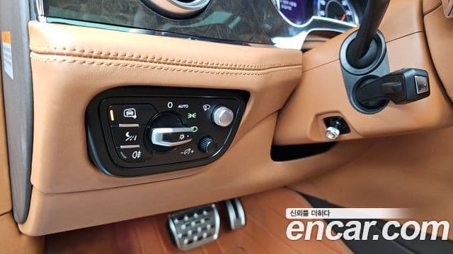 Bentley Bentayga 2019 — Photo 17/38