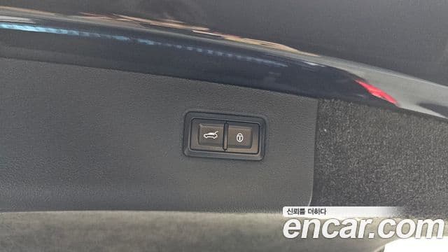 Bentley Bentayga 2019 — Photo 12/38