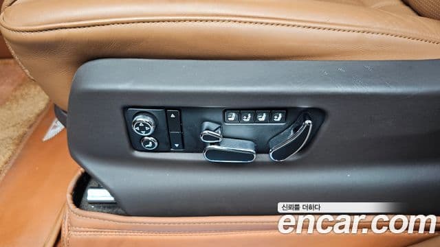 Bentley Bentayga 2019 — Photo 27/38