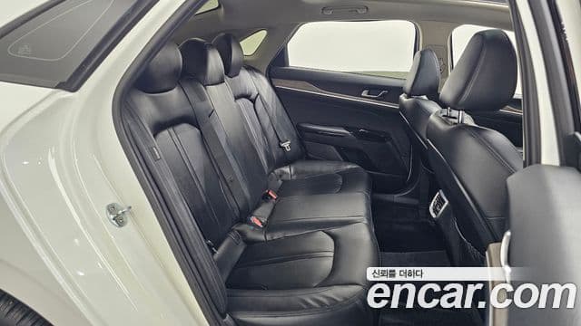Kia K5 2021 — ფოტო 12/20