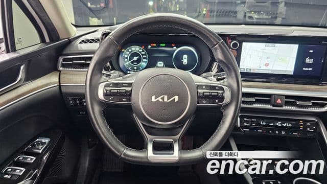 Kia K5 2021 — ფოტო 13/20