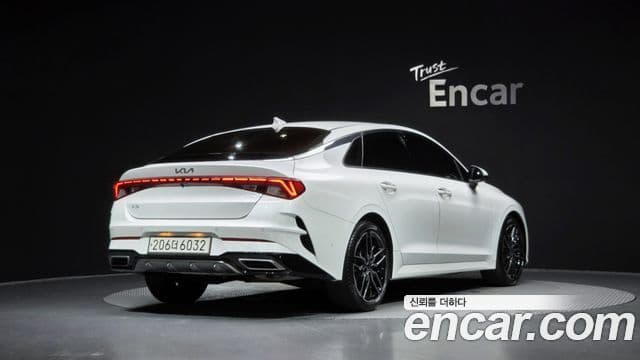 Kia K5 2023 — ფოტო 2/20