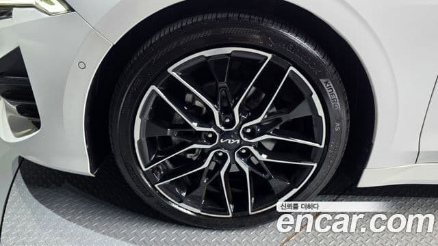 Kia K5 2023 — ფოტო 5/20