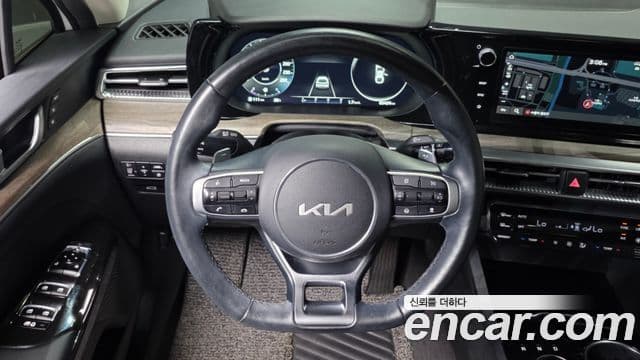 Kia K5 2023 — Şəkil 13/20