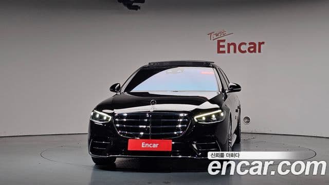 Mercedes-Benz S-Class 2024 — Photo 27/40