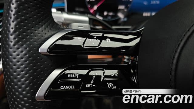 Mercedes-Benz S-Class 2024 — Photo 21/40