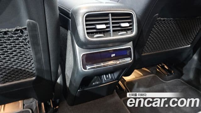 Mercedes-Benz GLE-Class 2023 — Photo 17/34