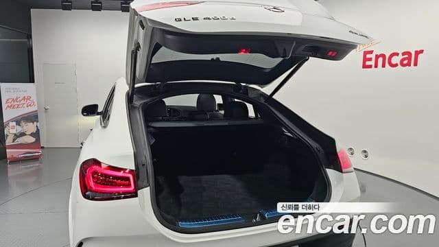 Mercedes-Benz GLE-Class 2023 — Photo 10/34