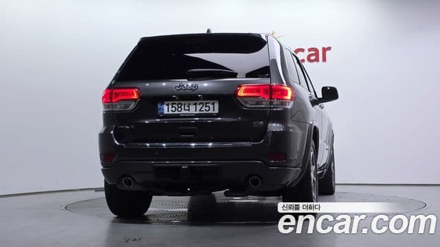 Jeep Grand Cherokee 2021 — ფოტო 4/20