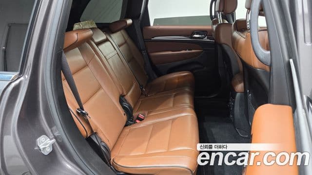 Jeep Grand Cherokee 2021 — ფოტო 11/20