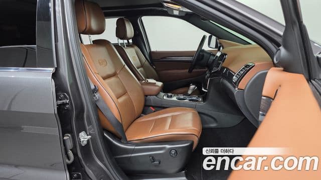 Jeep Grand Cherokee 2021 — Photo 13/31