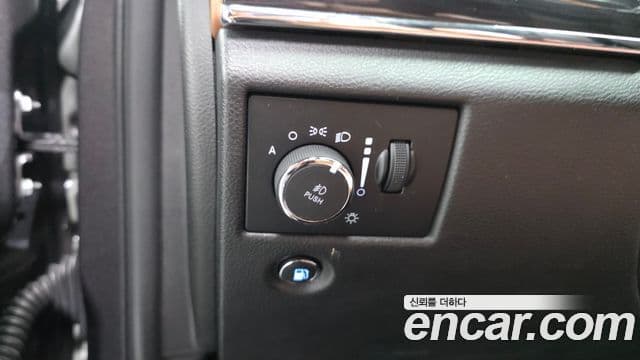 Jeep Grand Cherokee 2021 — Photo 19/31