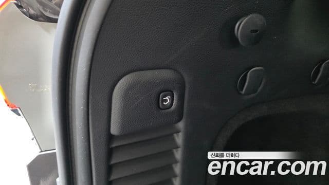Jeep Grand Cherokee 2021 — Photo 29/31