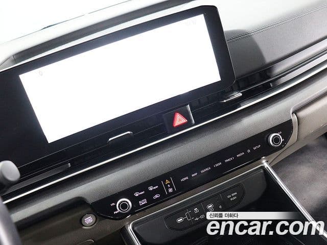 Kia Carnival 2024 — фото 10 из 20