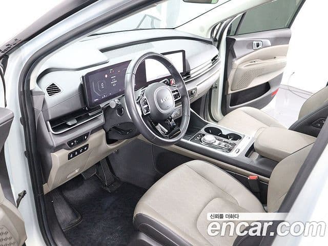 Kia Carnival 2024 — фото 17 из 20