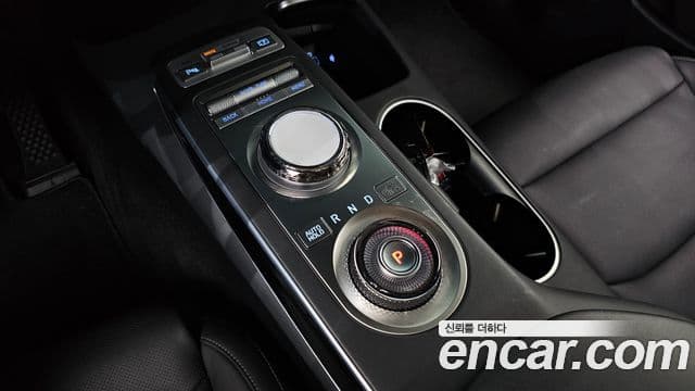 Genesis GV70 2022 — Şəkil 9/20