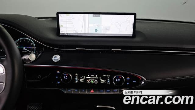Genesis GV70 2022 — ფოტო 13/20