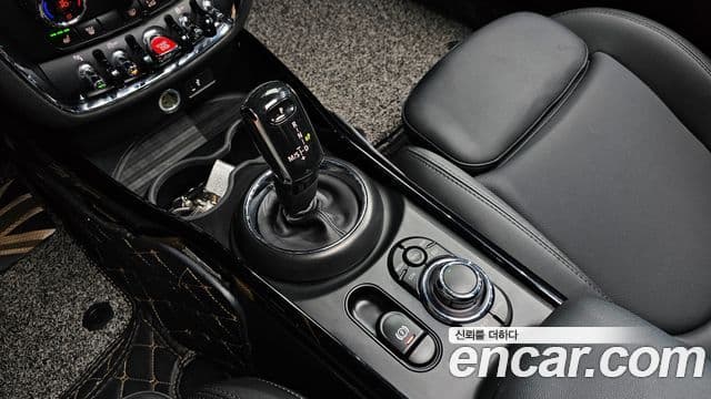 Mini Cooper Clubman 2022 — фото 9 из 20