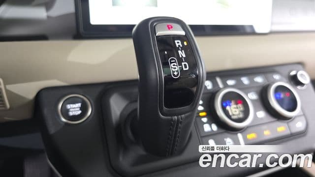Land Rover Defender 2024 — ფოტო 8/20