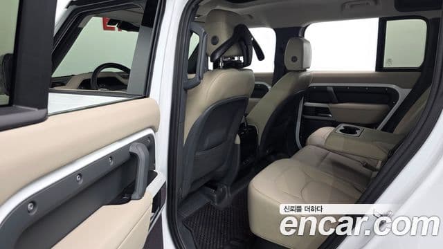 Land Rover Defender 2024 — ფოტო 10/20