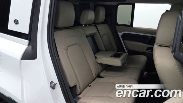 Land Rover Defender 2024 — ფოტო 11/20