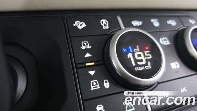 Land Rover Defender 2024 — ფოტო 16/20
