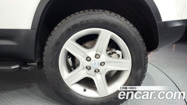 Land Rover Defender 2024 — Photo 24/34