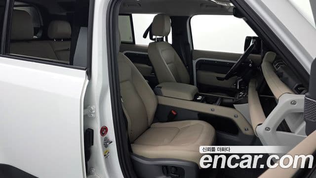 Land Rover Defender 2024 — Photo 10/34